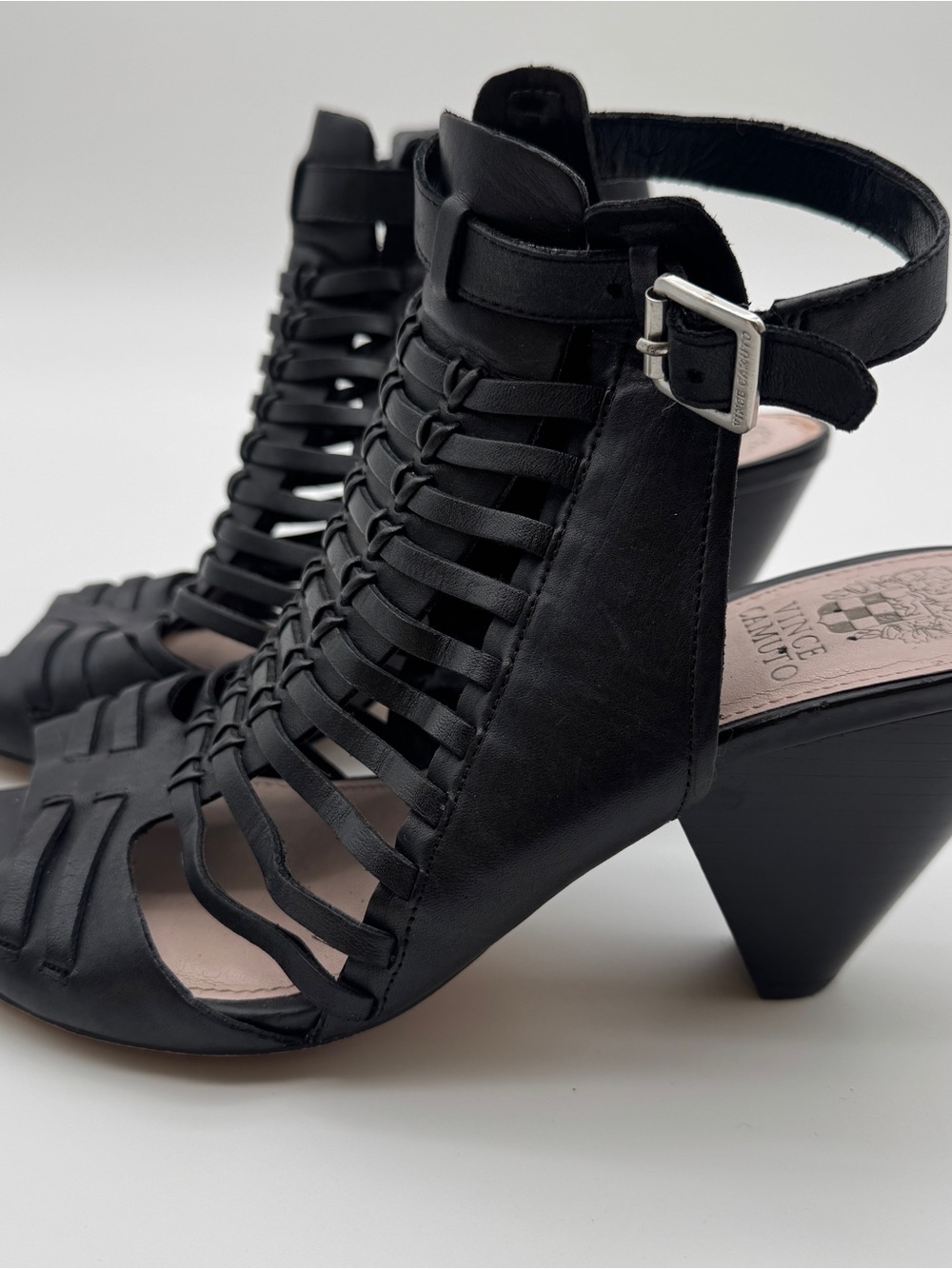 Vince Camuto Eliana Caged
Leather Bootie Size 9